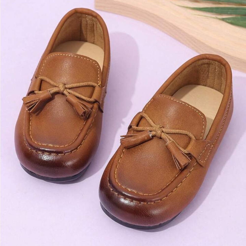 Brown Toddle Loafers 5.5 size. Very comfy and never worn